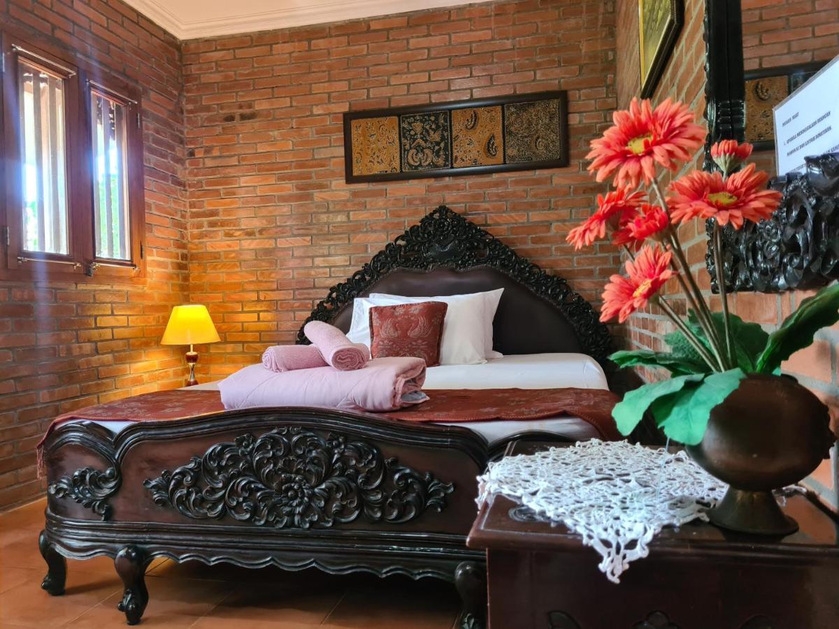 Ndalem Suryo Saptono Guest House Tugu Eksteriør billede