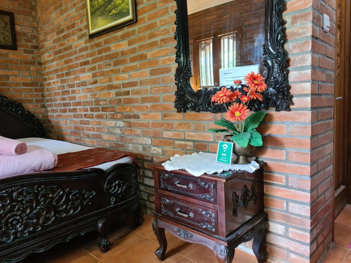 Ndalem Suryo Saptono Guest House Tugu Eksteriør billede