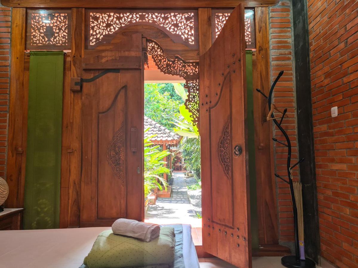 Ndalem Suryo Saptono Guest House Tugu Eksteriør billede