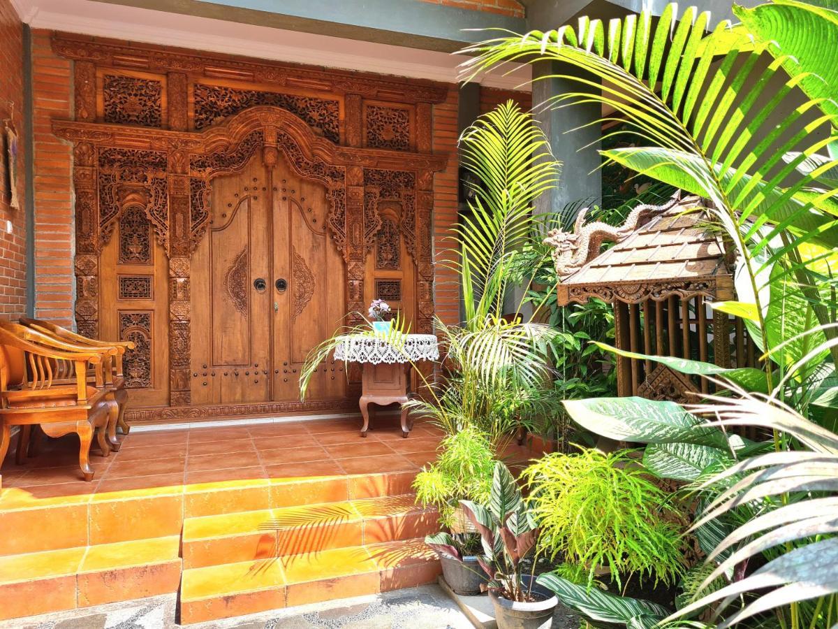 Ndalem Suryo Saptono Guest House Tugu Eksteriør billede