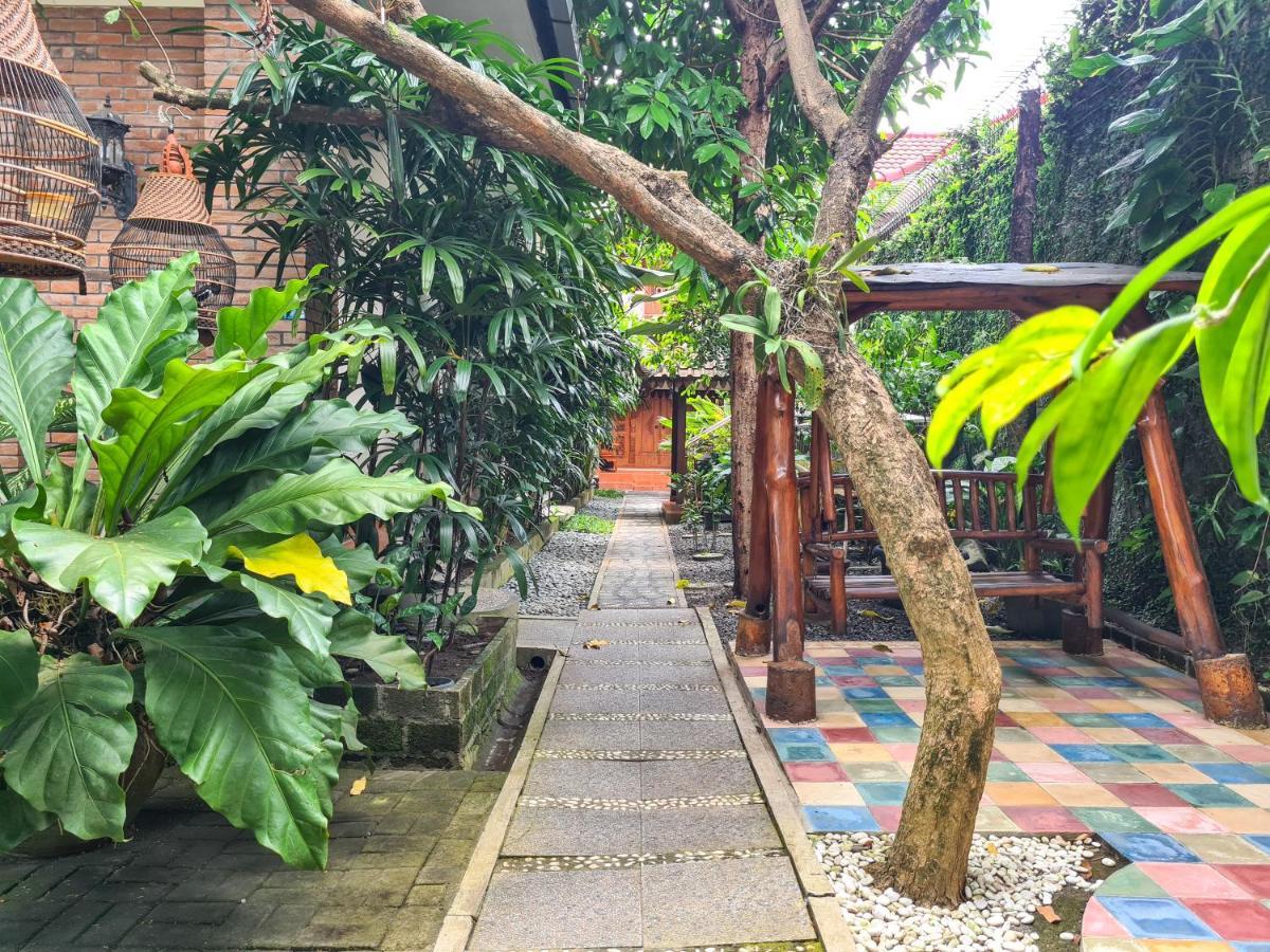 Ndalem Suryo Saptono Guest House Tugu Eksteriør billede