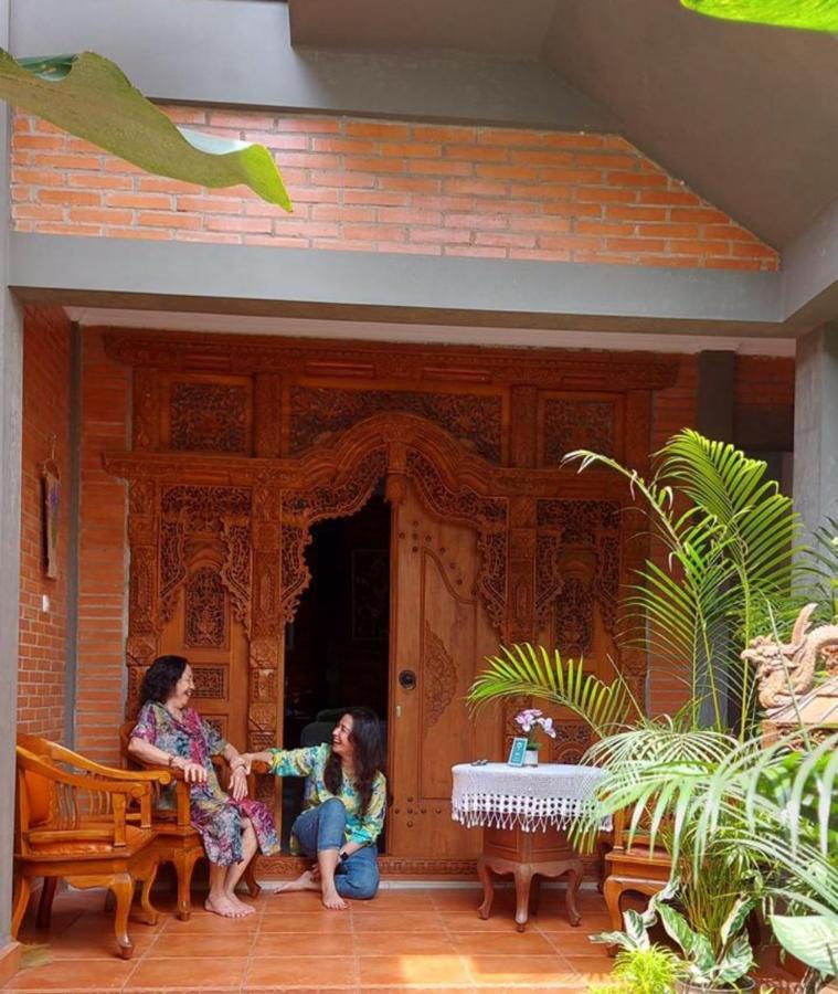 Ndalem Suryo Saptono Guest House Tugu Eksteriør billede