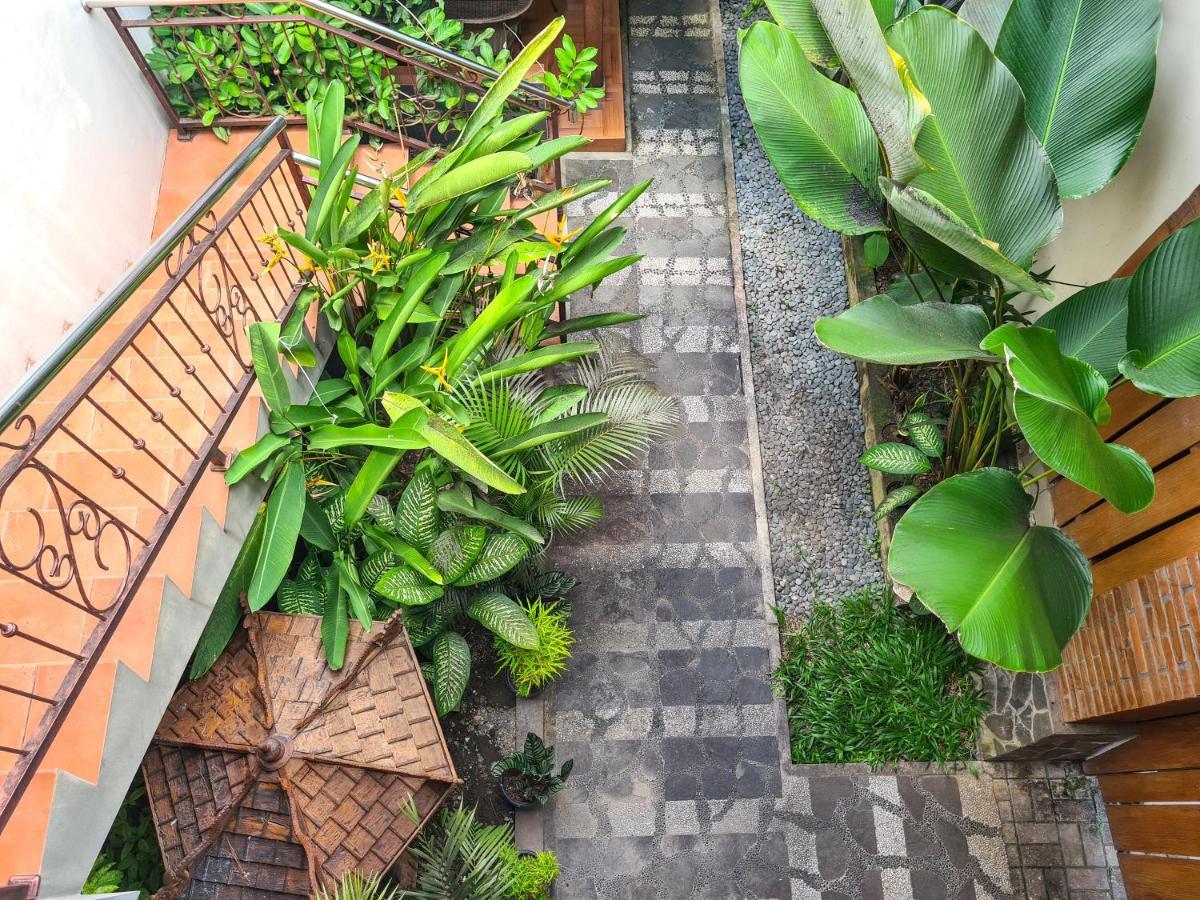 Ndalem Suryo Saptono Guest House Tugu Eksteriør billede