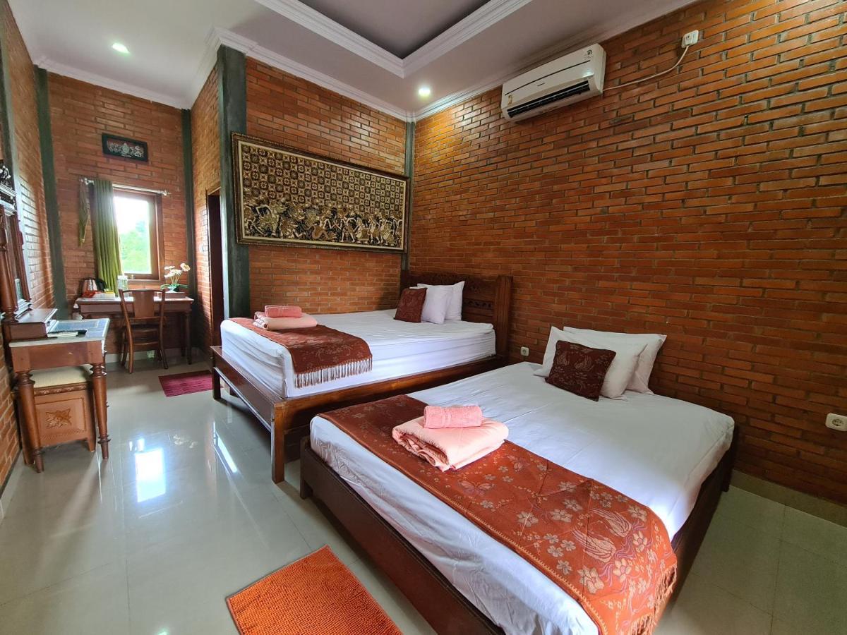 Ndalem Suryo Saptono Guest House Tugu Eksteriør billede